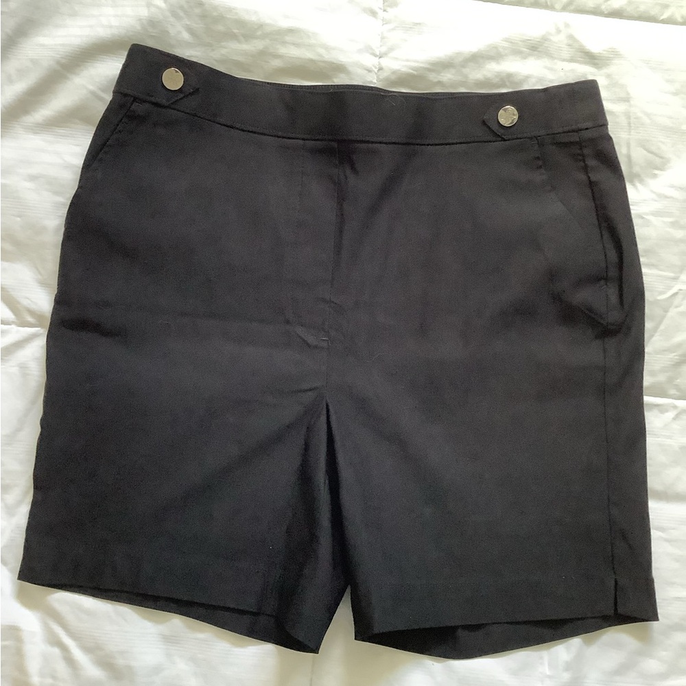 😊Rafaella Black Pull On Shorts Tailored Mid-Length NWOT